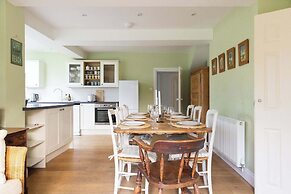 Spacious Coastal Family Home Sleeps 8