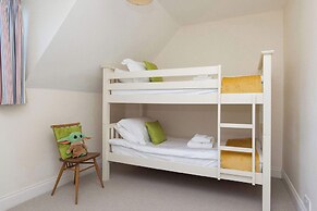 Spacious Coastal Family Home Sleeps 8