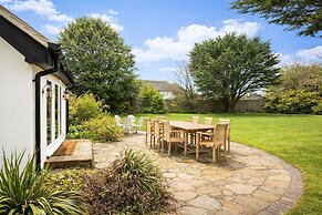 Spacious Coastal Family Home Sleeps 8