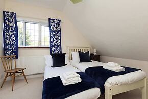 Spacious Coastal Family Home Sleeps 8