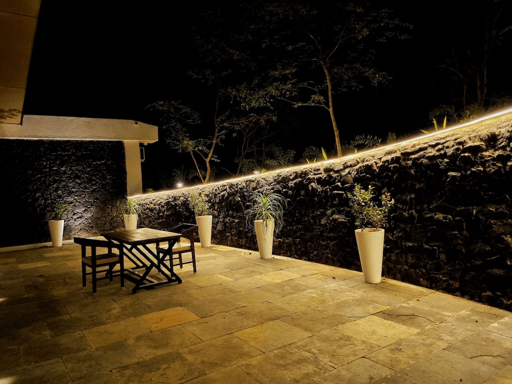 Birds Nest Resort - Thane