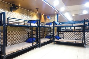 Amrapali Hotel