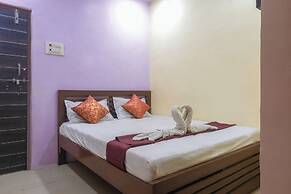 Amrapali Hotel
