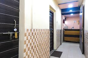 Amrapali Hotel