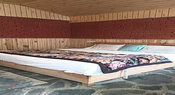 Aquatic resort