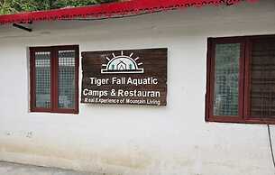 Aquatic resort