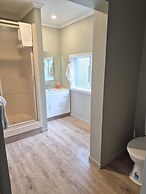 Centrally located Hilltop Apartment