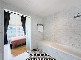 The White House Serviced Residences