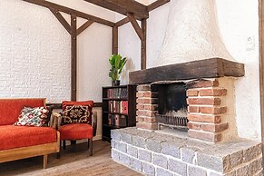 Charming 2BR Apt Near Meidling Station