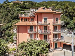 Kriss Apartments