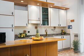 Kriss Apartments