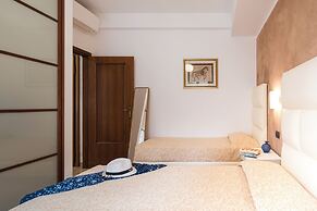 Kriss Apartments