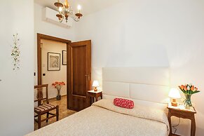 Kriss Apartments