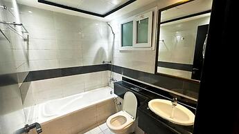 Cozy Corner Partition Room in Al Seef