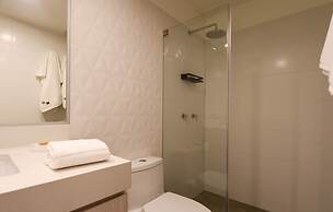 w Group-friendly 3BR w Balcony in Miraflores