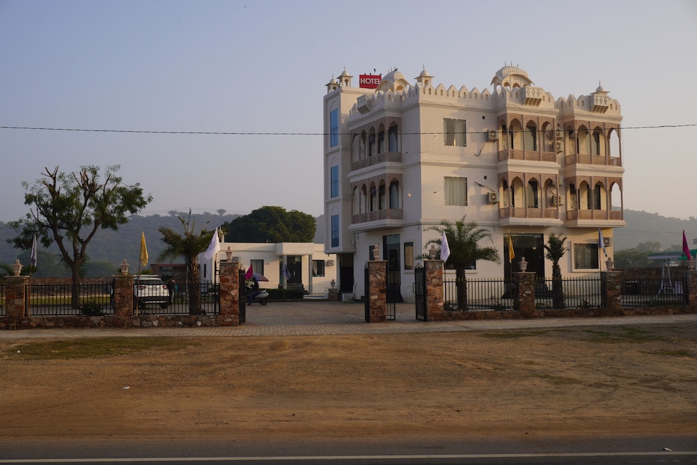 Eco Fort Resort
