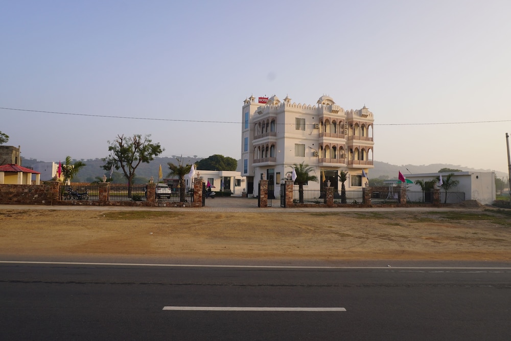Eco Fort Resort