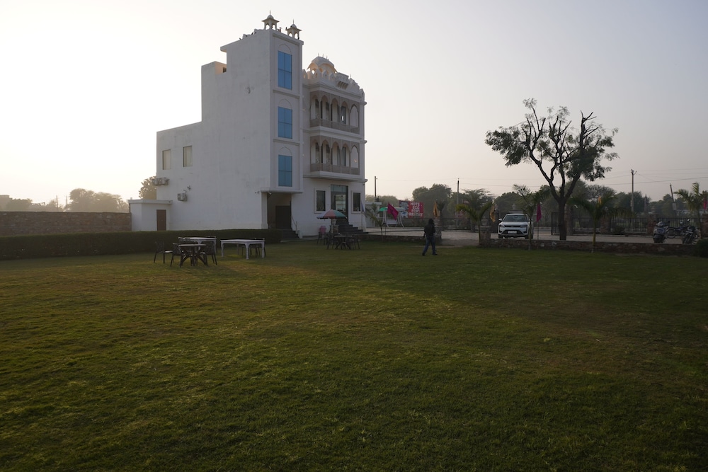 Eco Fort Resort