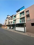 Hotel Shaurya Palace
