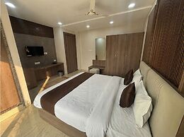 Hotel Shaurya Palace