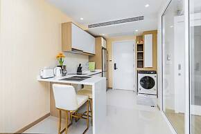 City1BR Condo Pool Gym C261