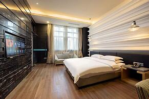 M Man Hotel