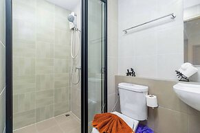 2BR Condo Pool and Full Gym C262