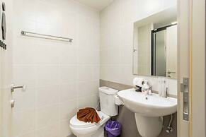 2BR Condo Pool and Full Gym C262