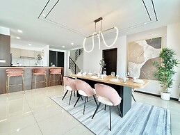 Molek Regency by Stayrene