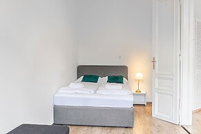 Stylish Modern 2BR Near Vienna AKH
