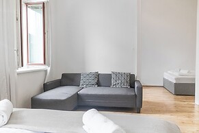 Stylish Modern 2BR Near Vienna AKH