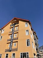 Royal Pearl Inn