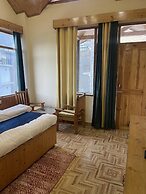Royal Pearl Inn