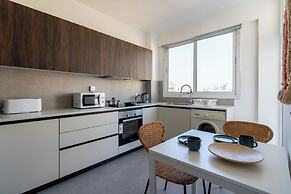 Citrus 3-BR Apt. & Balcony in Larnaca