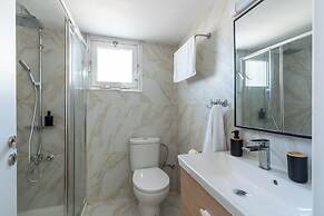 Citrus 3-BR Apt. & Balcony in Larnaca