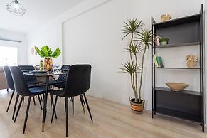 Citrus 3-BR Apt. & Balcony in Larnaca