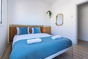 Citrus 3-BR Apt. & Balcony in Larnaca
