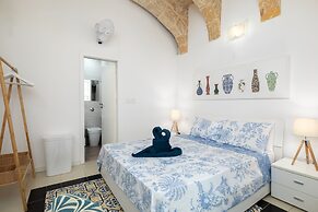Traditional APT with Internal Courtyard