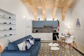 Traditional APT with Internal Courtyard