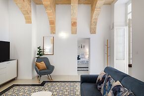 Traditional APT with Internal Courtyard