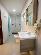 OLIVE LAKE ELEMENTAITA LODGE