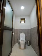 OLIVE LAKE ELEMENTAITA LODGE