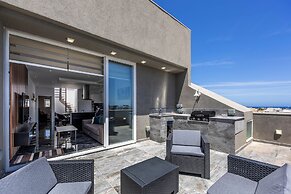 1 BR Penthouse for Couples & Families