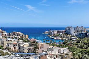 1 BR Penthouse for Couples & Families