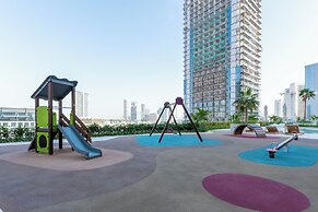 Luxury 1BR w Private Pool & Skyline View