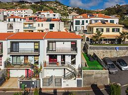 Andrade's Villa by HRM