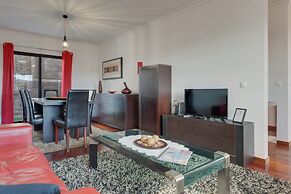 Andrade's Villa by HRM