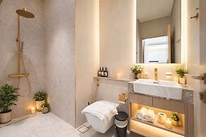Exclusive High-Floor Apartment