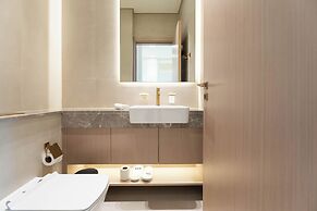 Exclusive High-Floor Apartment