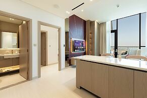 Exclusive High-Floor Apartment